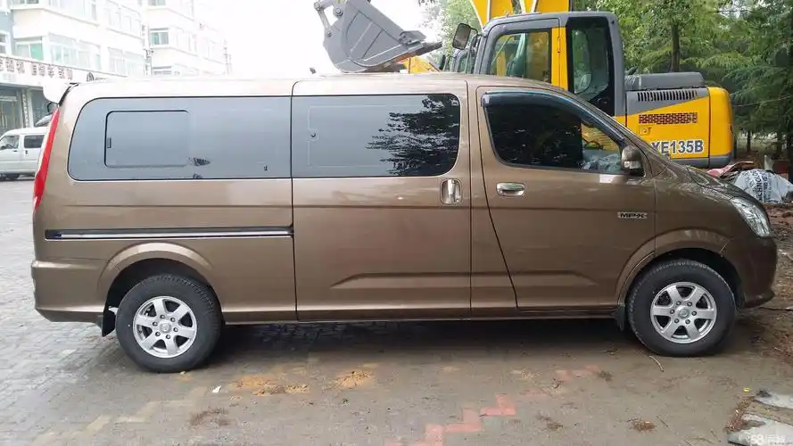 主要车型一般都是中国制造的,常见的面包车有金杯,中顺,长安,哈飞