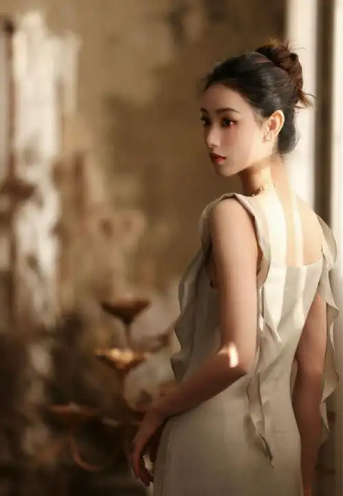 祝福中国正能量95后新生代艺人张令仪生日快乐,未来可期的仙女|演员