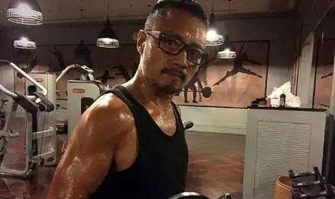 原创张涵予一身肌肉27万可碰到李云龙的连长差距一目了然