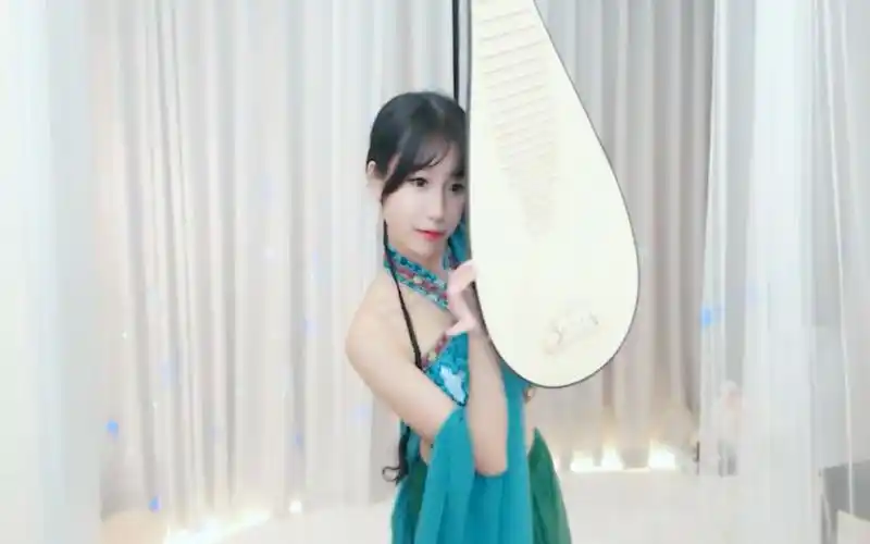 小深深儿古典舞女儿情熊猫考古