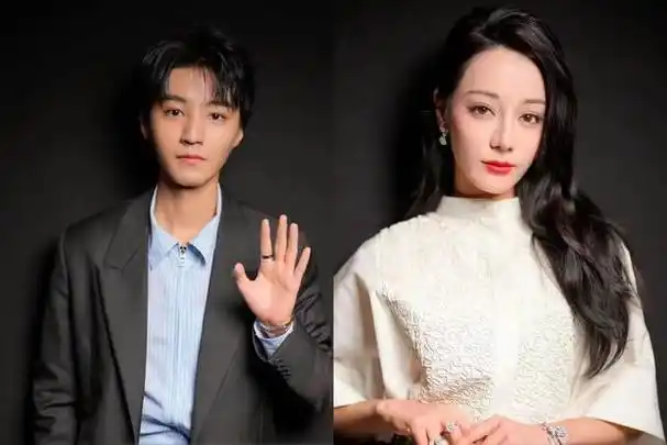 近日巴黎时装周可谓是大牌明星云集,值得一提的是王俊凯和迪丽热巴在