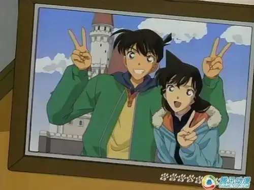 我想要新一小兰去游乐园照的那张照片.