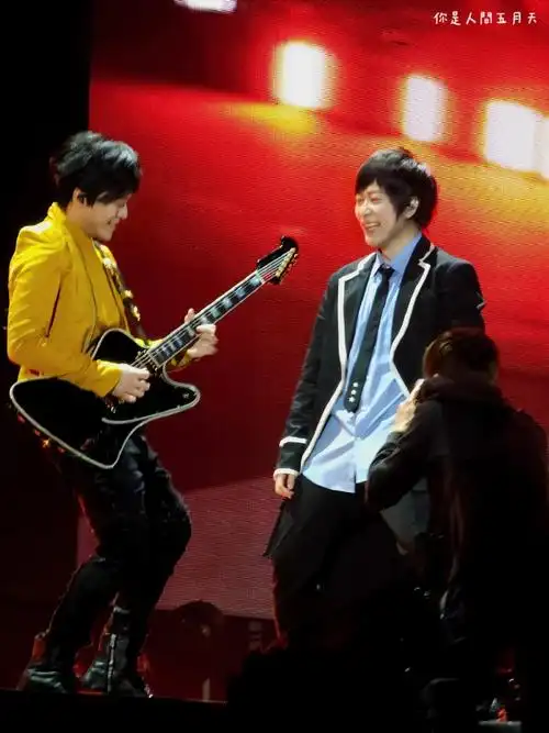 阿信超话温尚翊超话五月天超话