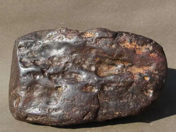 陨石中是否真含有黄金陨石含有黄金吗