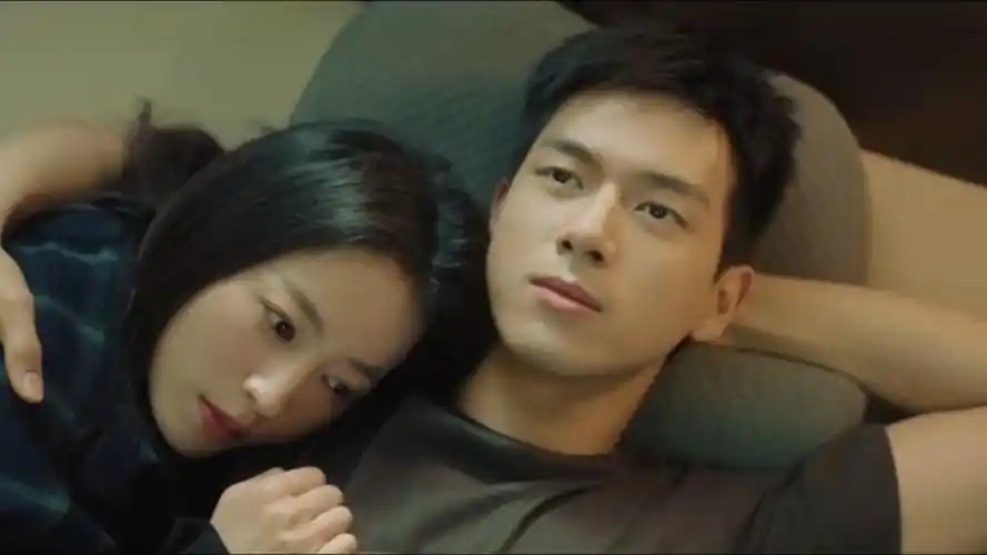 《春色寄情人》李现周雨彤春日暖愈恋爱,眼神拉丝暧昧氛围拉满