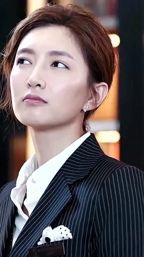 江疏影嘴轻轻一嘟,什么事情都变得很可爱!