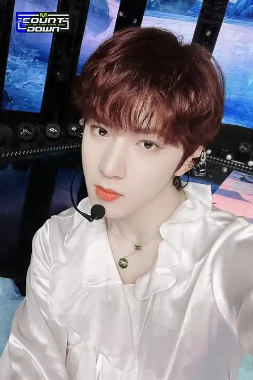 刘耀文 染发#喜欢看可以多看点 各种颜色应有尽有哦