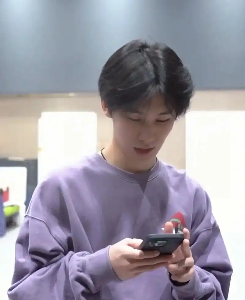 女友视角.#张真源 #时代少年团张真源 #张真源钓系之神 @ - 抖音