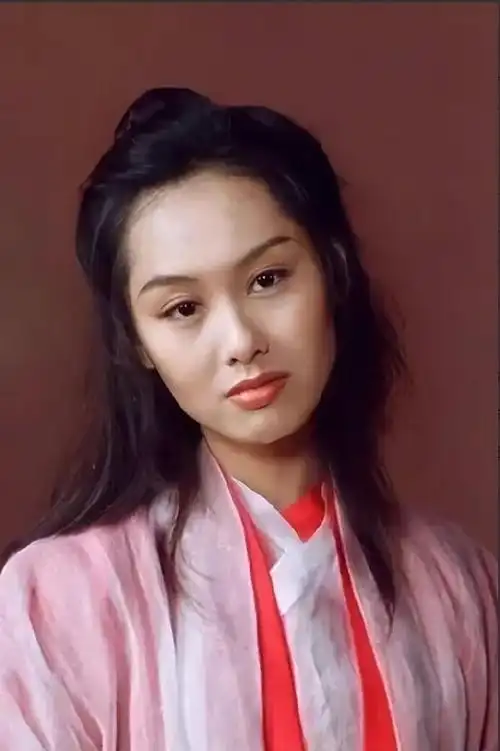 52岁朱茵现状住深山残屋开97年破车久违露面大变样