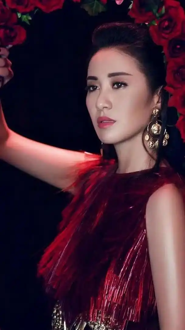 叶璇壁纸,你喜欢她吗