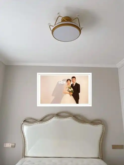 集美们求助床头婚纱照排版二选一