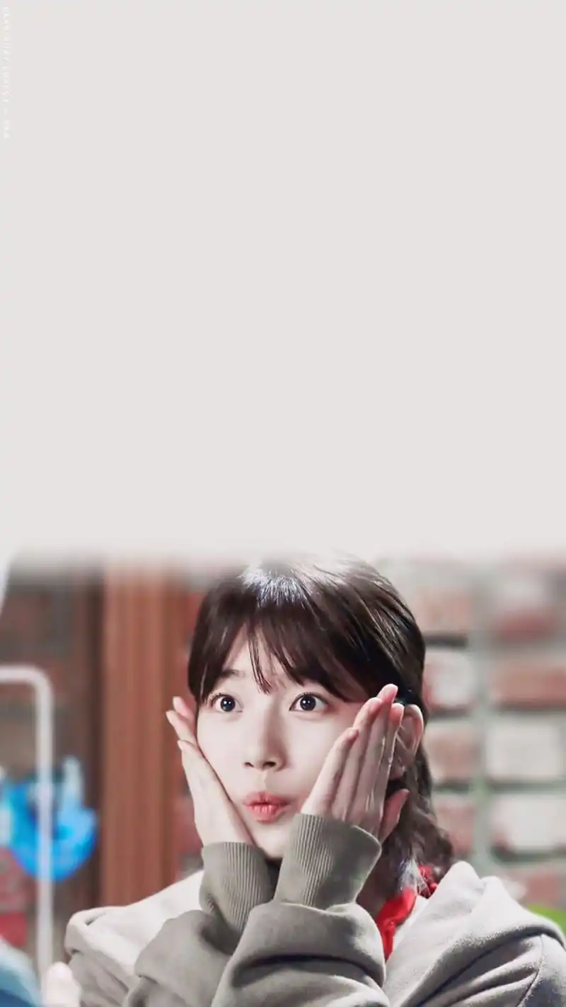 裴秀智《当你沉睡时》可爱剧照手机壁纸