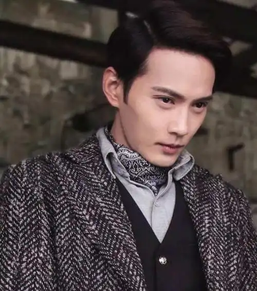 当看到徐正溪官宣退圈后我才明白过来易烊千玺说的那番话