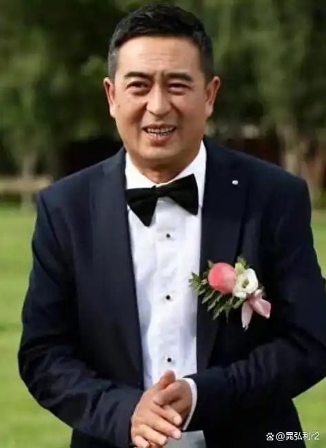 国民老公张嘉译人设一夜崩塌王海燕深夜发文一纸协议不再见