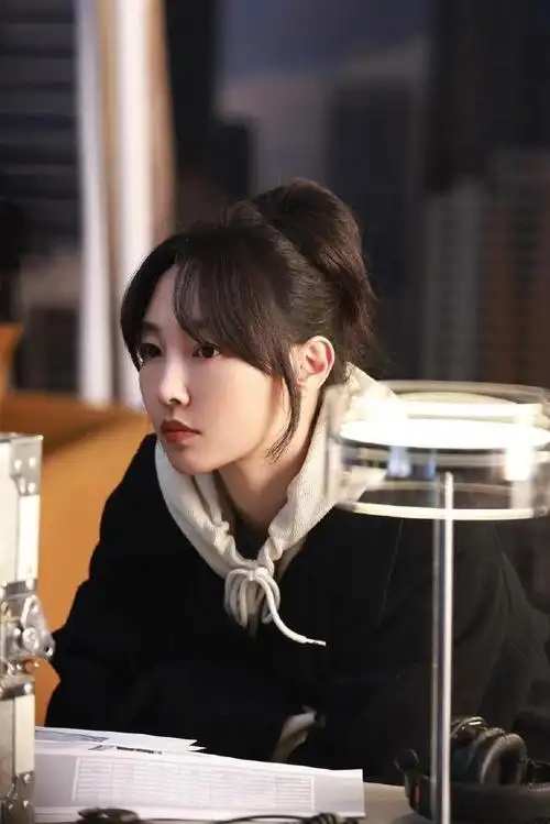 白百何最红的时候几乎成为了各大影院的霸屏女王,拍摄过许多影视作品