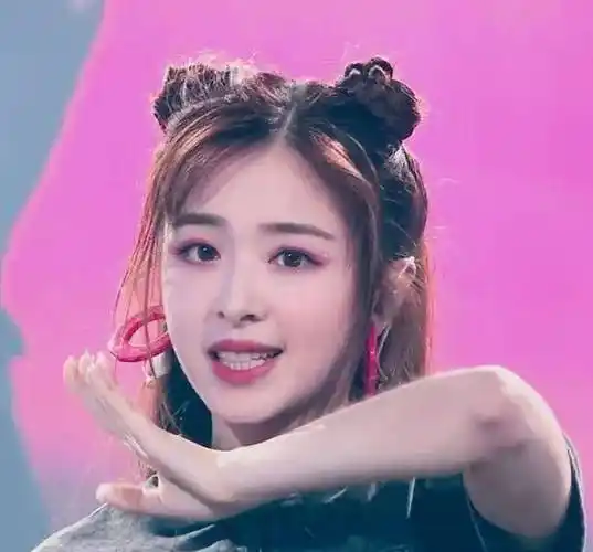 女声》,唱功不输张含韵,却在人气最红的时候退圈_孙一卜_事业_节目