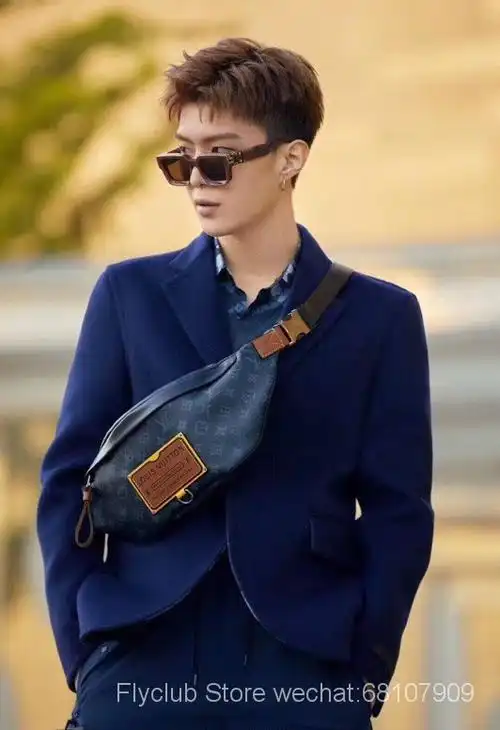 lv20ss吴亦凡同款腰包此款discovery腰包小牛皮