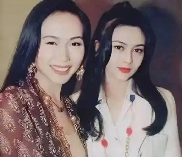 让你意想不到的明星旧照,杨幂没整容,王祖贤还有婴儿肥