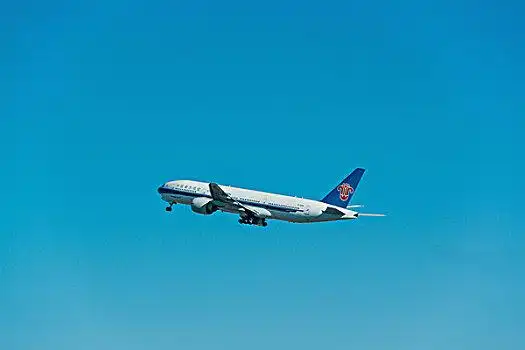 民航飞机起飞画面