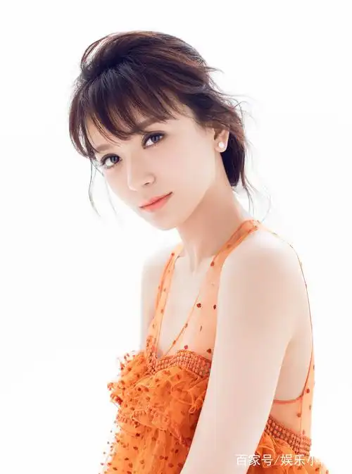 施诗,出生于安徽,毕业于北京电影学院表演系,中国内地90后女演员.