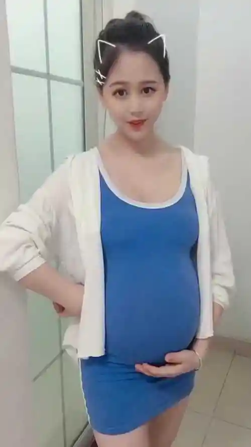 这是我见过最活泼的孕妇挺着大肚子跳舞做她老公一定很幸福