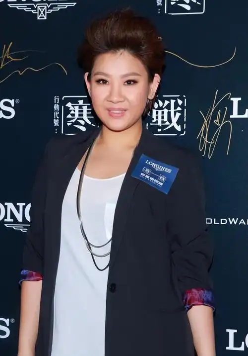 回顾郑欣宜目睹父亲郑少秋移情我不想母亲的悲剧在自己身上重演