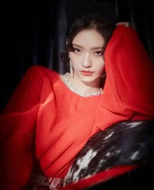 林允暴风吸入7斤奶茶到呕吐,与前男友宋威龙合作会火?_女神_性格_节目