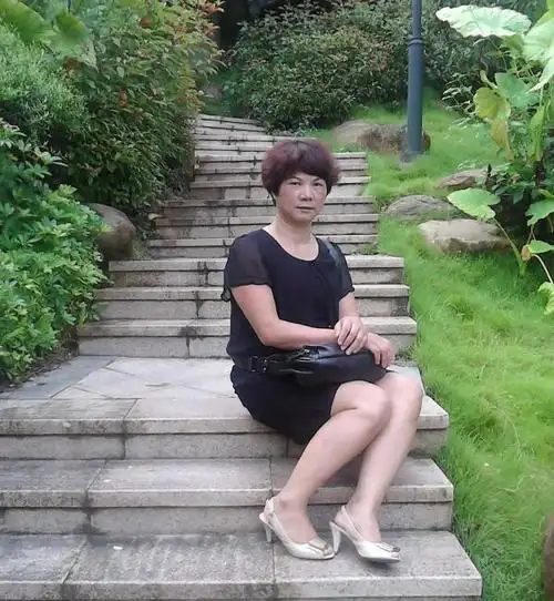 47岁离异女征婚照片(id:61308946)_广东东莞征婚交友_珍爱网