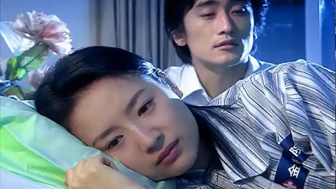 天若有情:董洁和他相差了18岁,抱在一起却很有夫妻感,长得太嫩-影视综