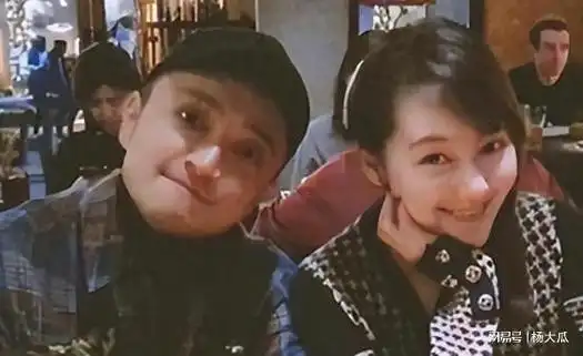 尼格买提王冠婚礼照曝光未婚先孕生俩娃难怪前妻发文称渣男