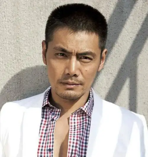 回顾邵兵和小12岁张培结婚四口之家活成了很多人羡慕的样子