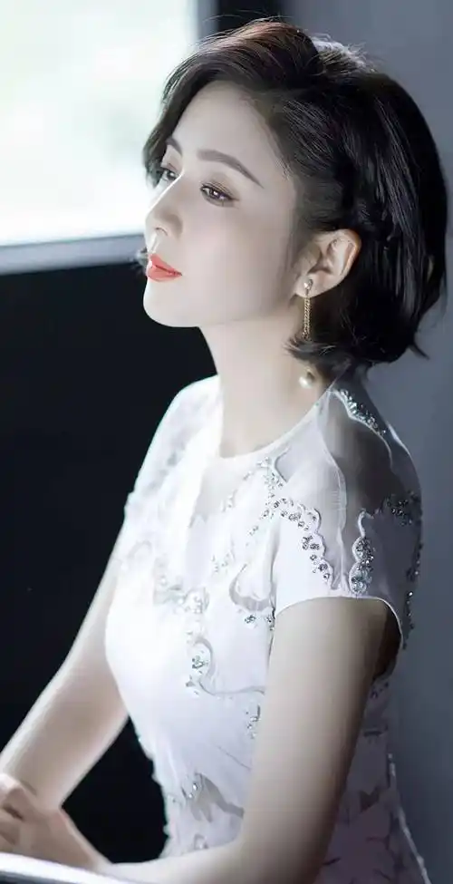 6个新疆女明星,一个比一个更水美会演戏,你最喜欢哪一个?