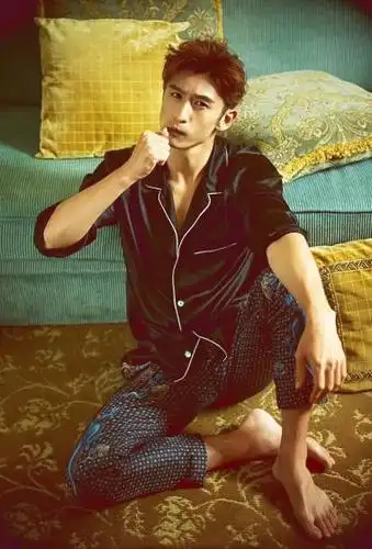 张云龙清晨睡衣居家写真图片24