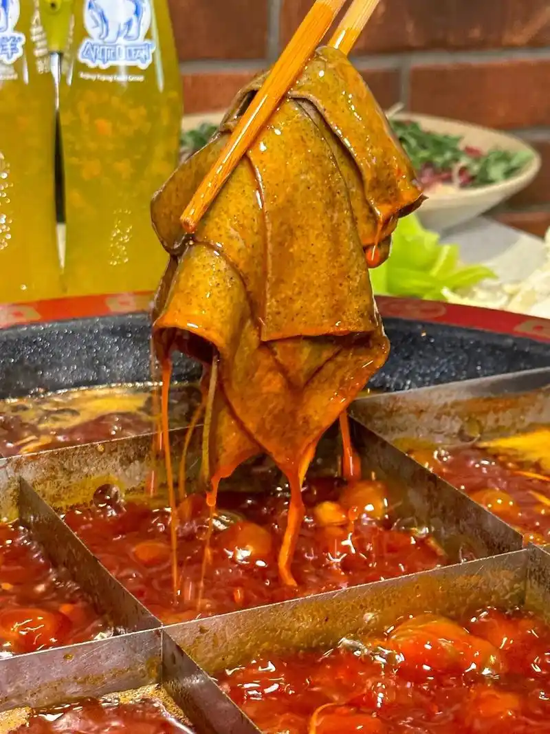 社区火锅真的可以吃到好多新奇菜.社区里的老火锅,别看着 - 抖音