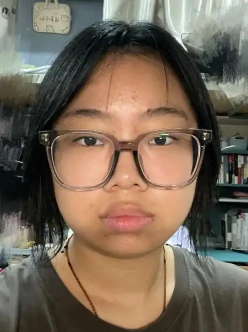 素颜丑哭化妆后这对比就