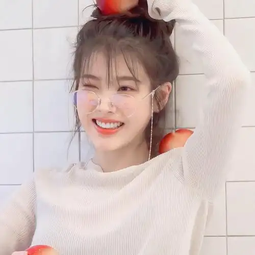 有没有iu丸子头吊带的照片? - 知乎