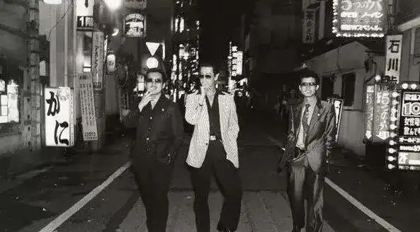 已经初具规模了,很多日本著名演员也被传出是黑社会成员,就比如高仓健