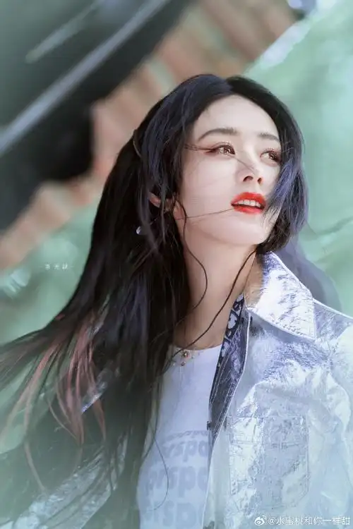 赵丽颖粉色挑染直发##赵丽颖时尚cosmo##赵丽颖杂志集##陪赵丽颖奔赴