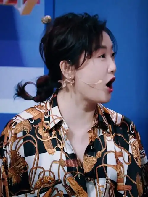 《王牌对王牌》
-
因为你明媚了起来
这世界