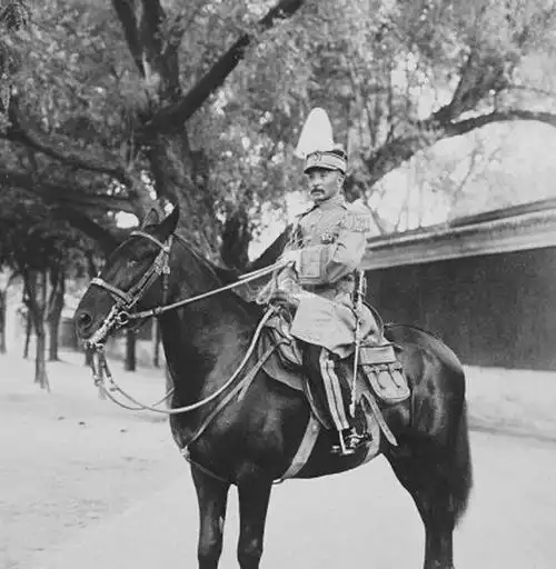 张作霖被田小凤下药之后辽西一带便有了传闻他是下凡的公牛精