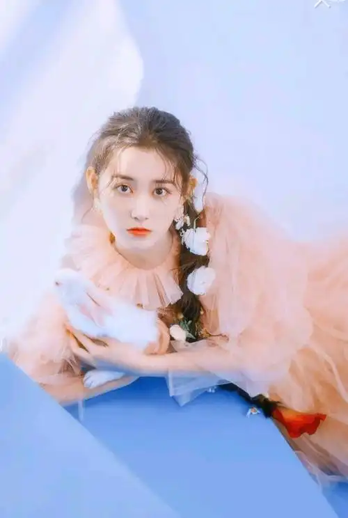 有颜值有天赋的00后小花蒋依依何时才能赶上00后小花大军