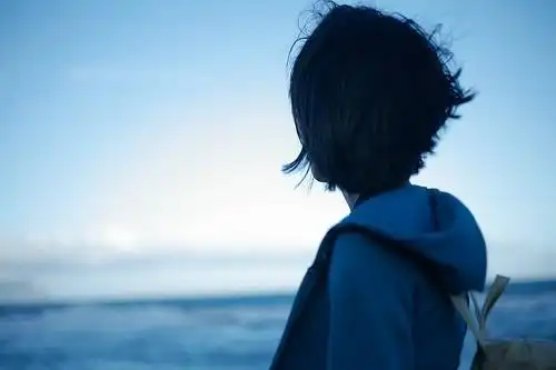 有些忧伤的女生空间素材 我仍一个人_唯美意境图片_qq个性库-打造你的