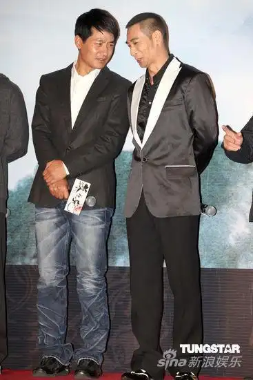 赵文卓新片变身苏乞儿张丹露亮相力挺老公图