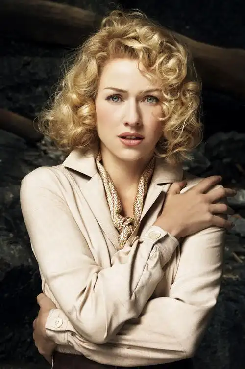 p>《金刚》是2005年上映的一部冒险电影,重拍1933年经典同名电影