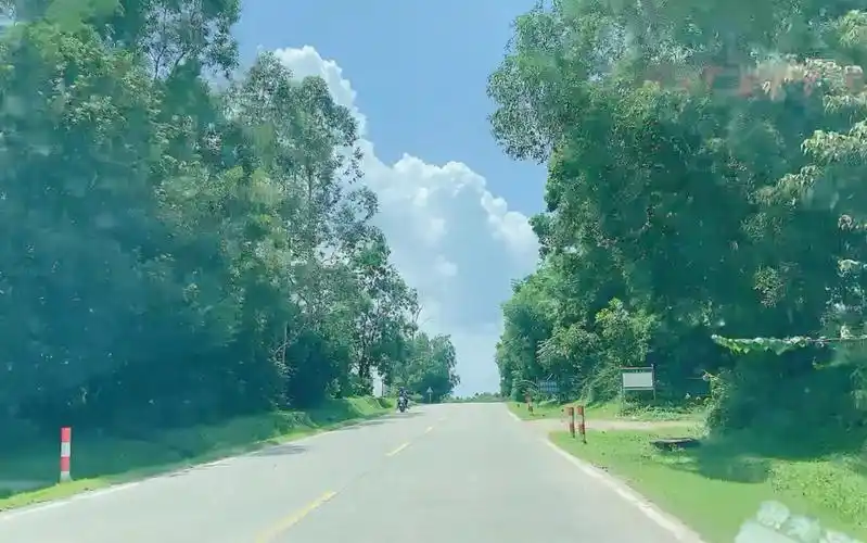 真的很美,像我喜欢的宫崎峻动漫画里的景色