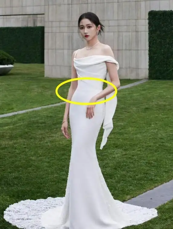 关晓彤怀孕风波升级!不止发福明显还刻意遮挡,更多细节曝光!