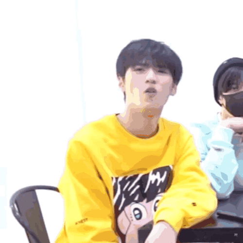 关于严浩翔从小就喜欢皱眉这件事——小熊总是皱巴巴