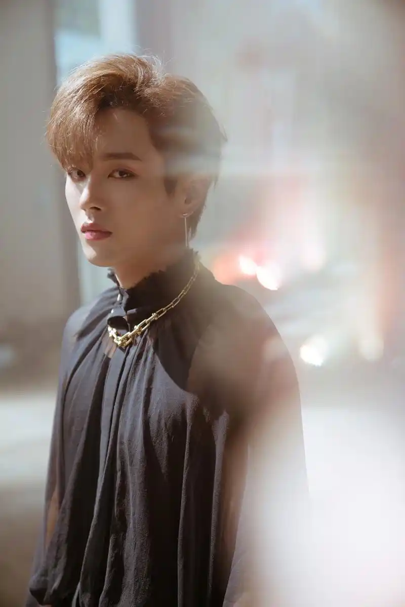 李汶翰   作为ann demeulemeester品牌官方邀请艺人,出席品牌ss 2020