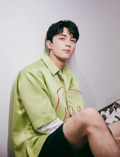 吴磊清爽阳光写真图片19