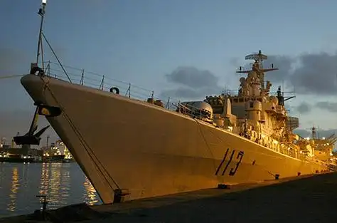 113"青岛号"导弹驱逐舰